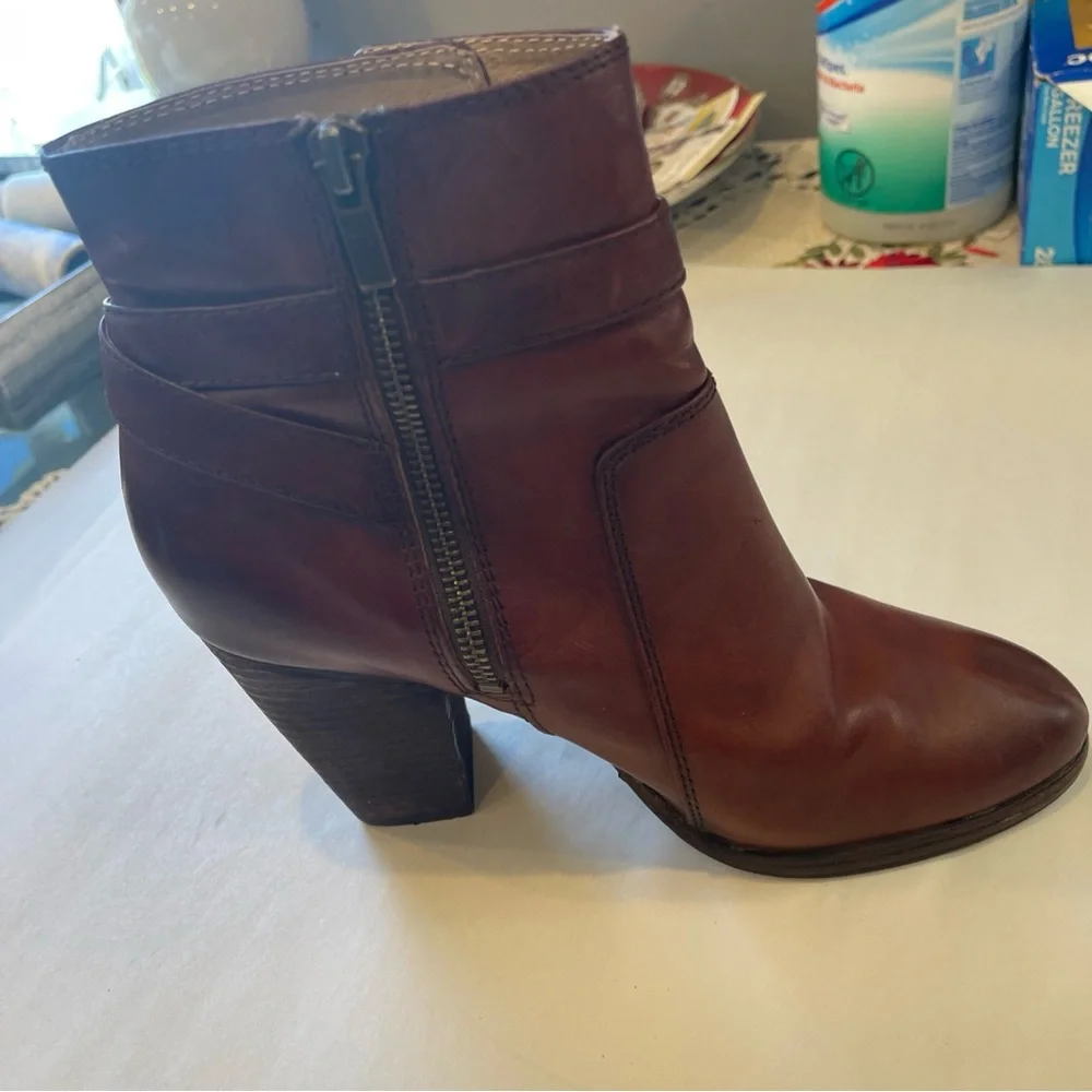 FRYE Patty Riding Boots Booties Brown Red-ish Leather High Block Heels size 8M